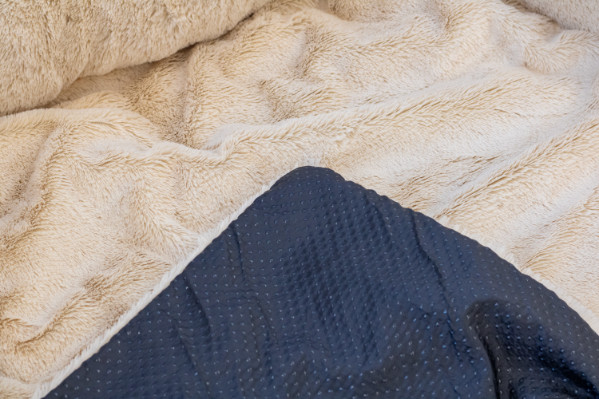 Brekz Berlin fleece soffkudde för hund - beige